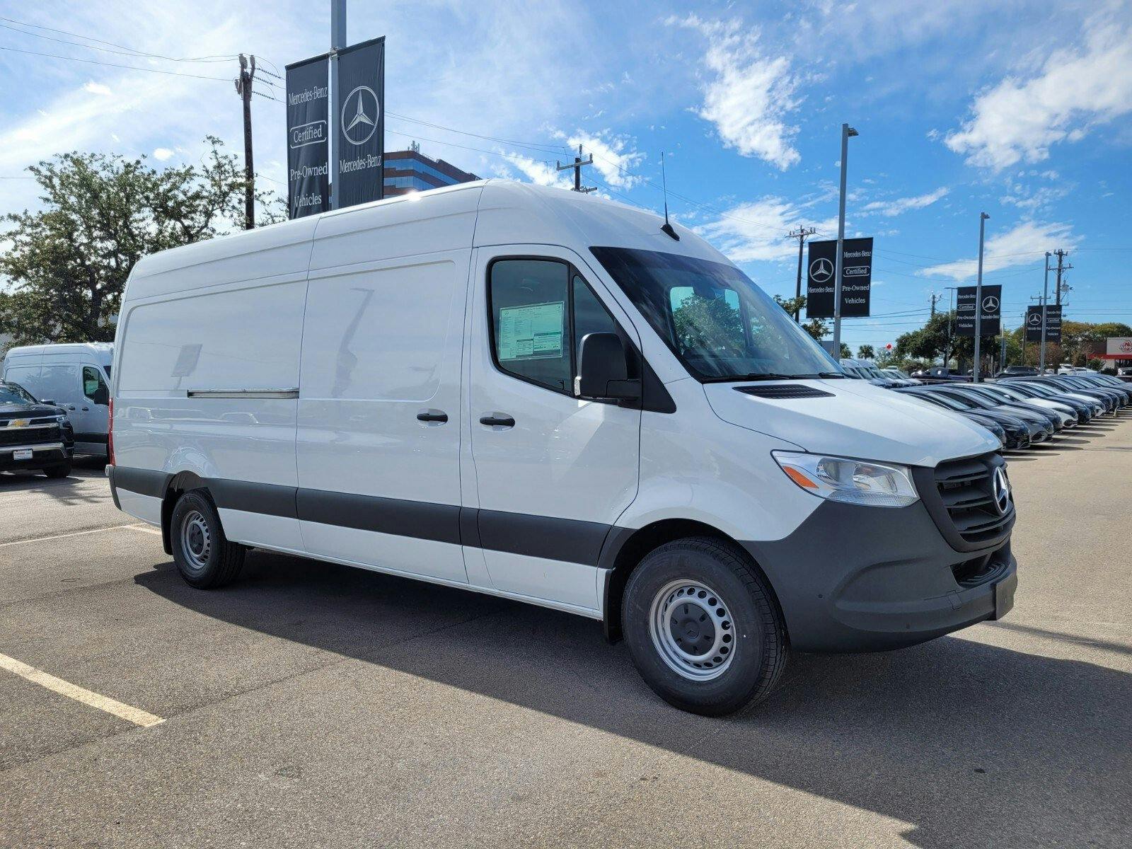 2024 Mercedes-Benz Sprinter Crew Van Crew 144 WB