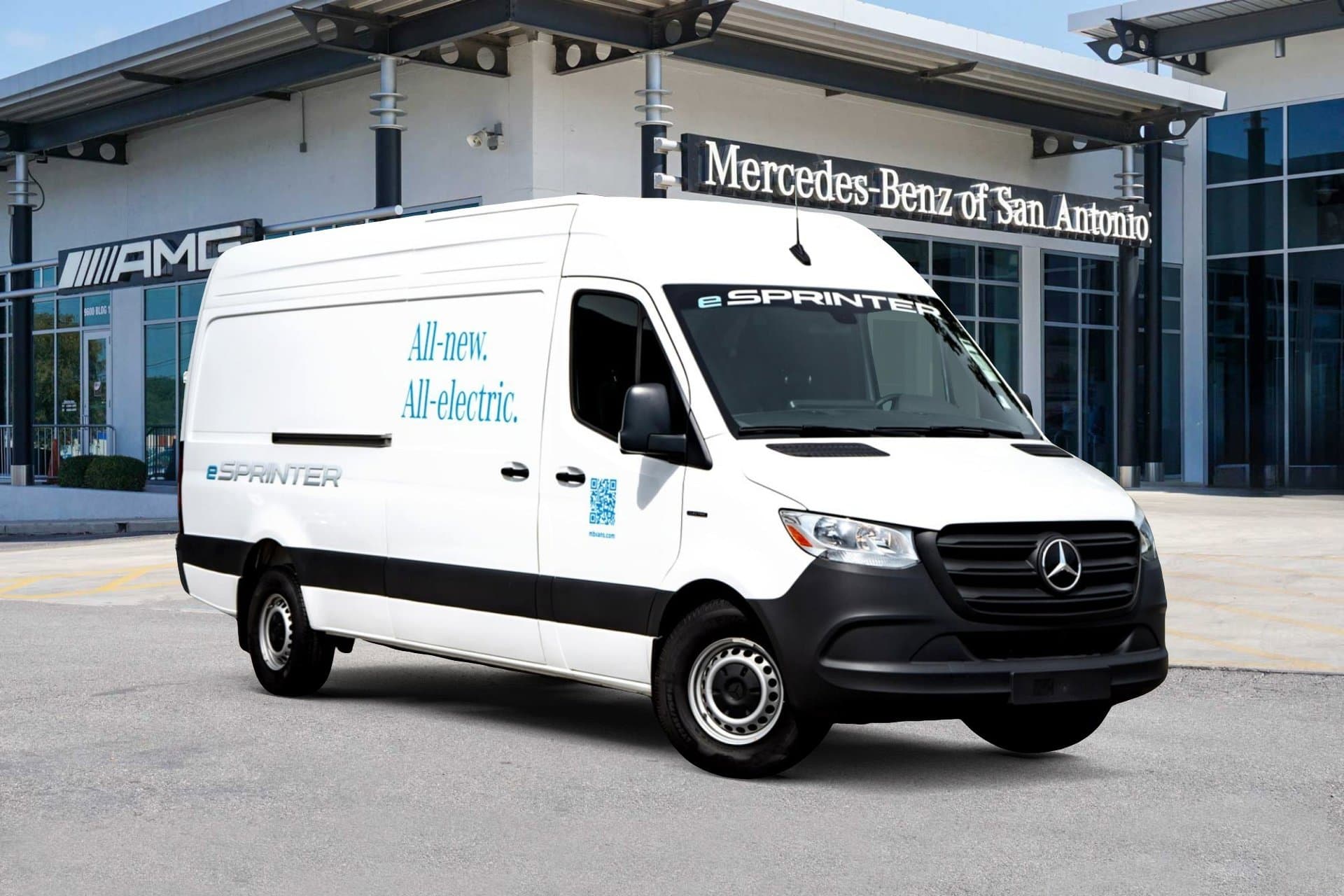 2024 Mercedes-Benz eSprinter Cargo Van Cargo 170 WB