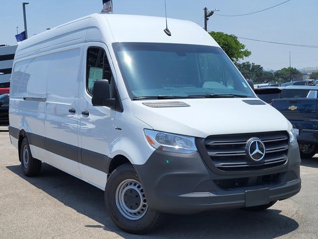 2024 Mercedes-Benz eSprinter Cargo Van Cargo 170 WB