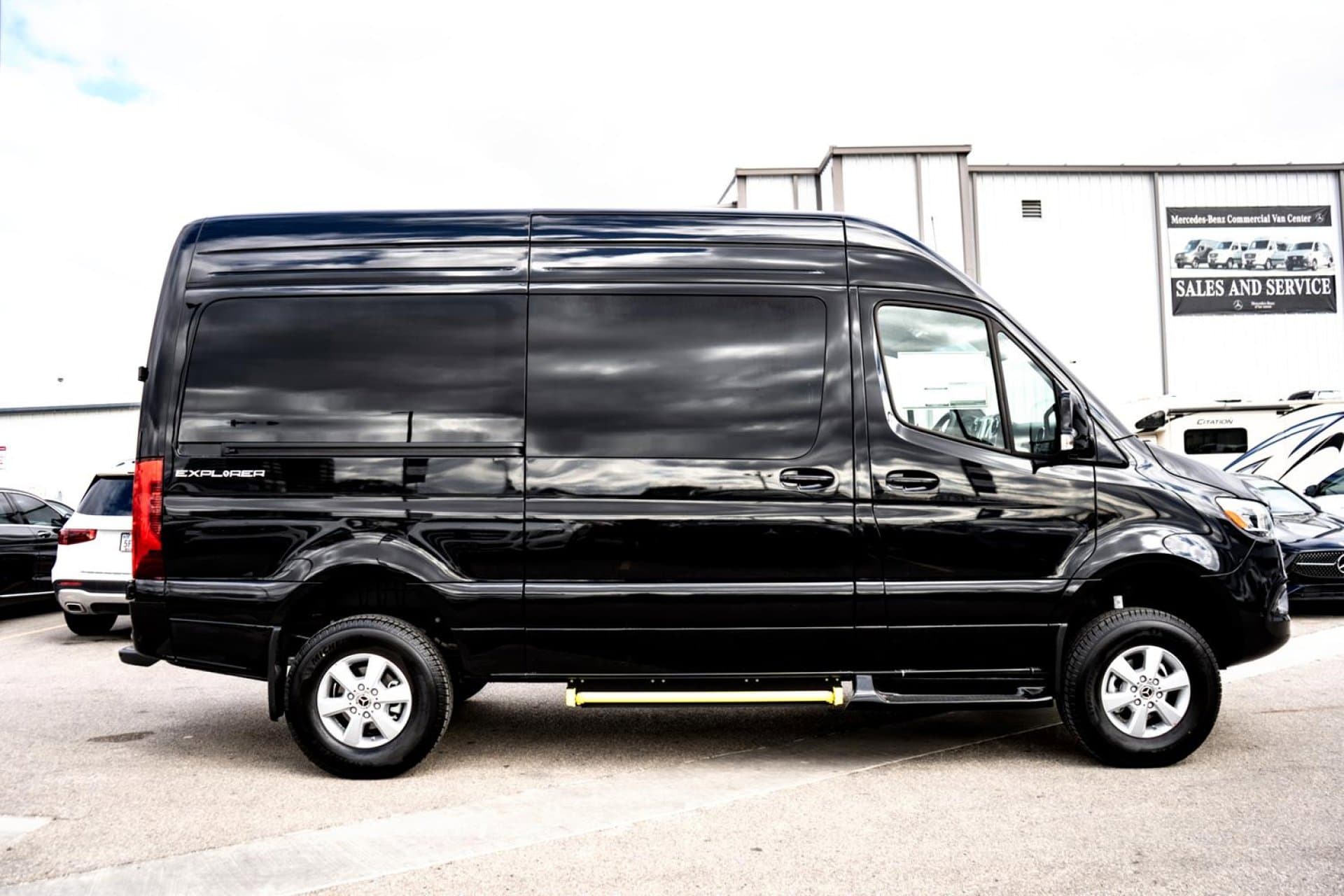 2024 Mercedes-Benz Sprinter Crew Van Crew 144 WB